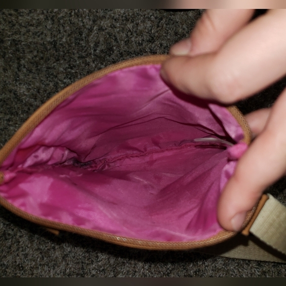 Lily Bloom Playful Cat Pattern Crossbody Bag - Picture 3 of 7